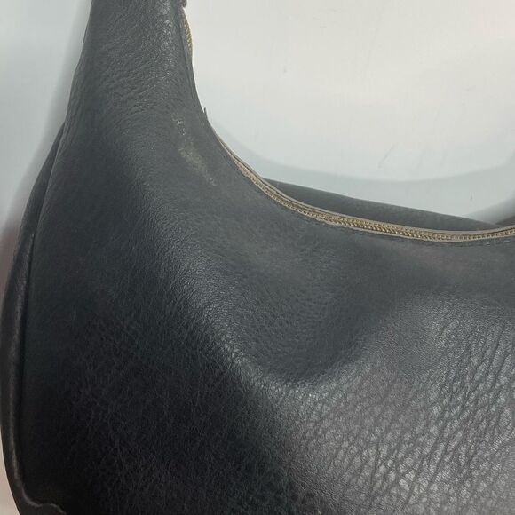 Elegant Black Crossbody Bag - Picture 5 of 10